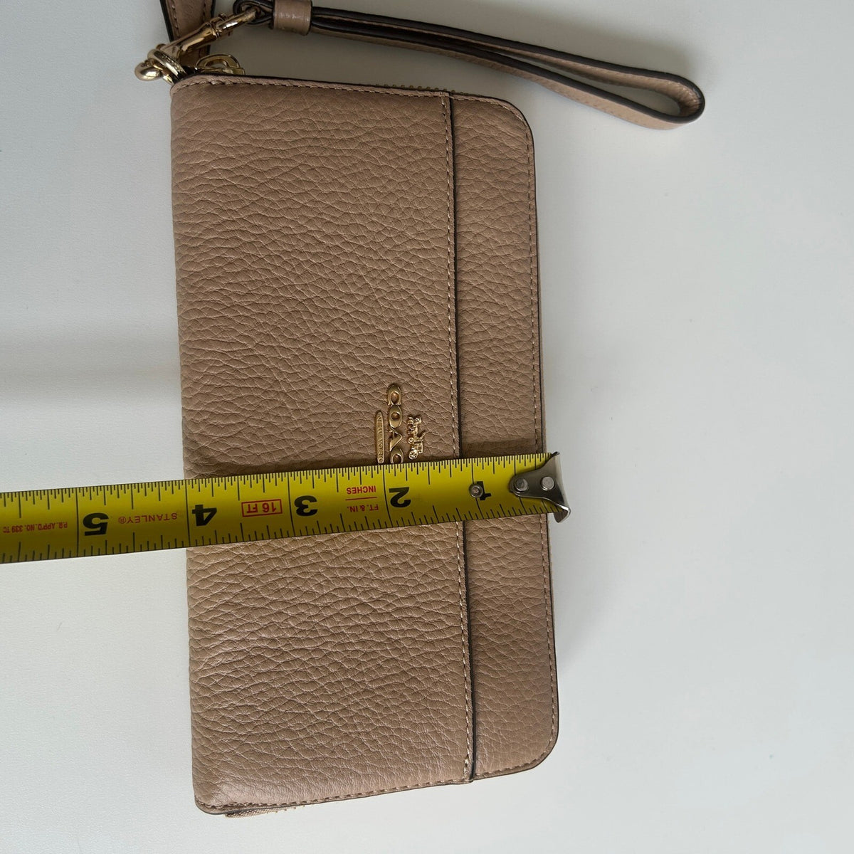 Coach Accordion Zip Wallet Taupe Beige Pebble Leather Wristlet 6643