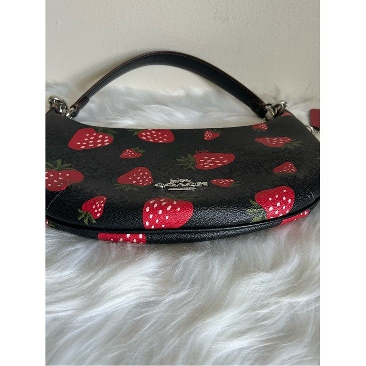 Coach Payton Hobo Black Strawberry Pebbled Leather Shoulder Bag Good