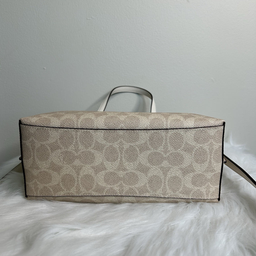 Coach Mollie Tote 25 Sand Chalk Signature Canvas Leather Bag NEW