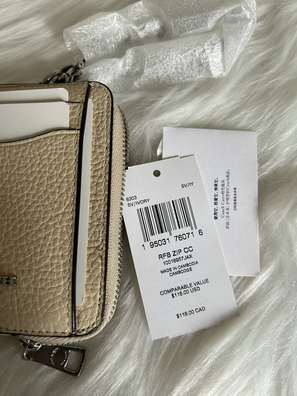 Coach 6303 Ivory Pebbled Leather Zip Card Case NWT
