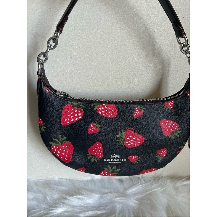 Coach Payton Hobo Black Strawberry Pebbled Leather Shoulder Bag Good