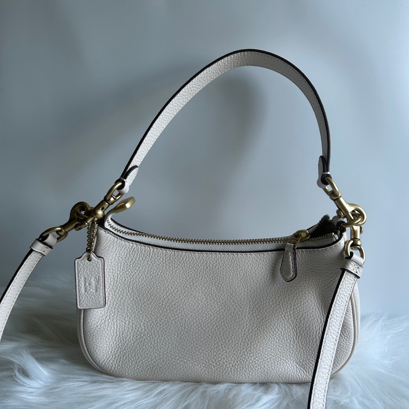 Coach Disney Mickey Chalk White Pebbled Leather Teri Shoulder Bag Excellent