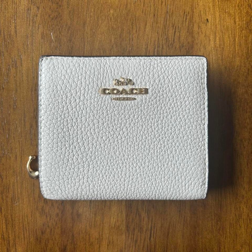 Coach Snap Wallet in Pebble Leather White C2862 Small Bifold Coin Purse