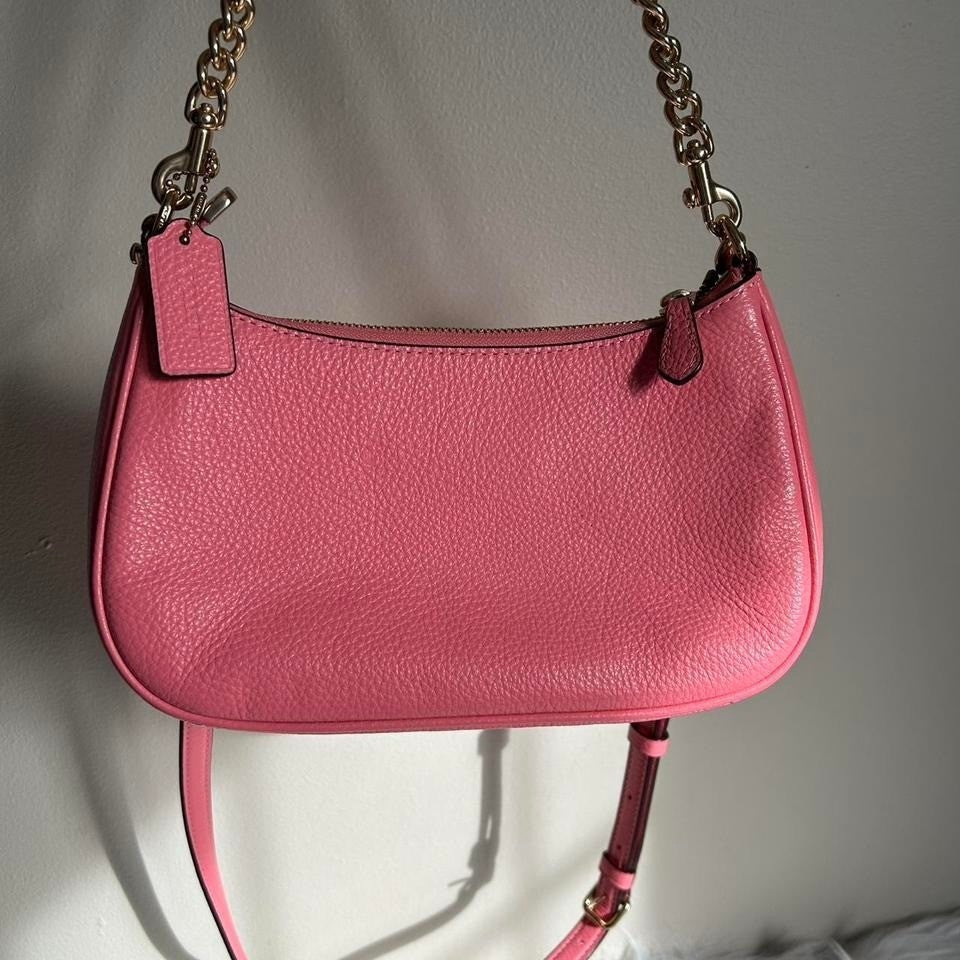 Coach Teri Pink Pebbled Leather Shoulder Bag Excellent