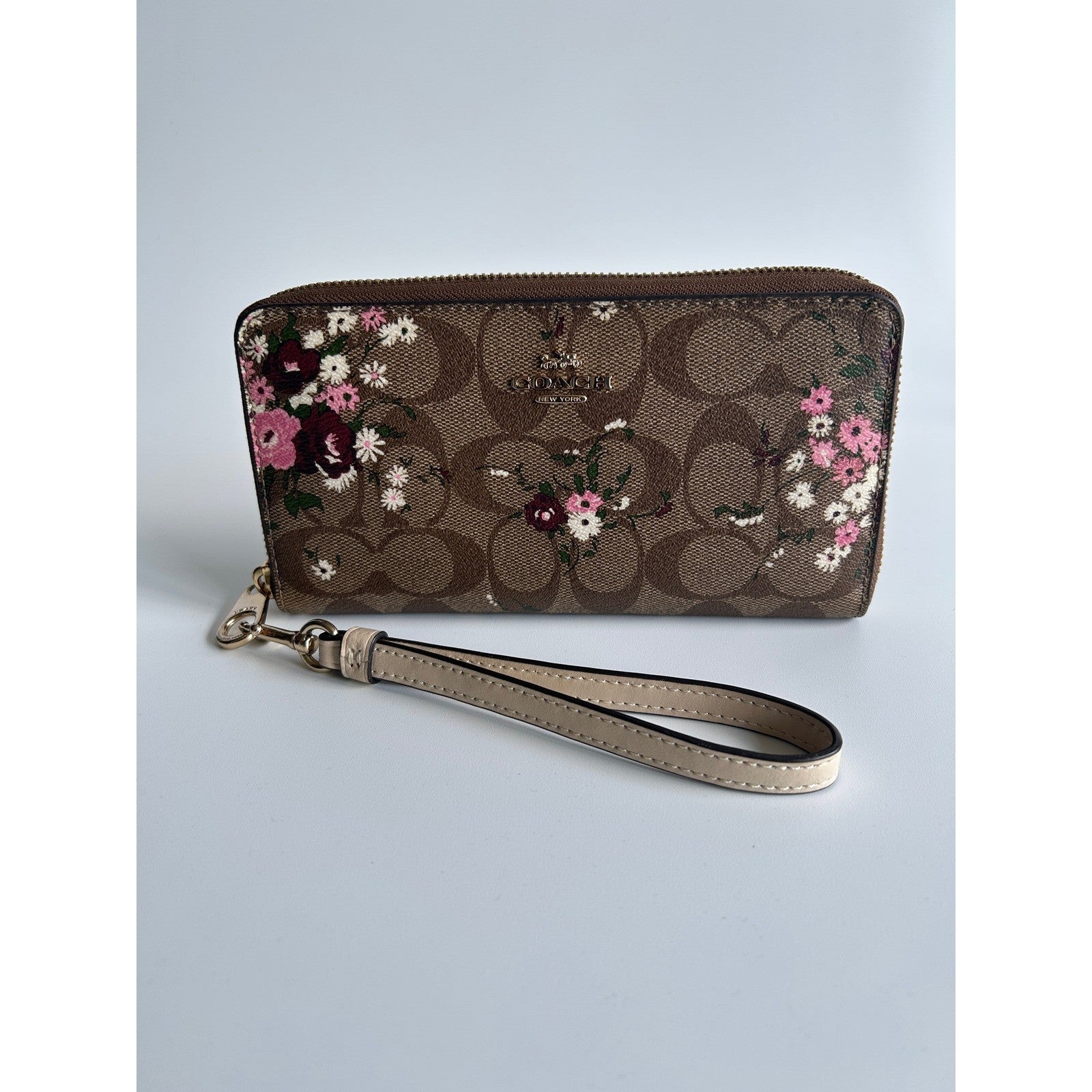 Coach Floral Signature Brown Pink Canvas Accordion Zip Wristlet Excellent