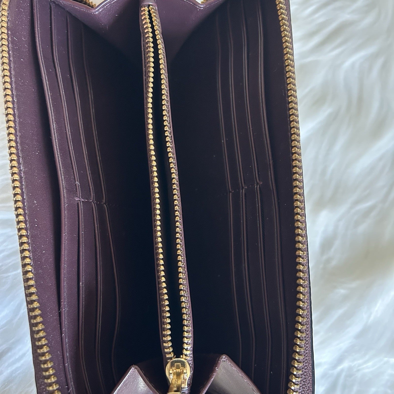 Coach Accordion Zip Around Wallet Pebbled Leather Burgundy Plum Gold Hardware
