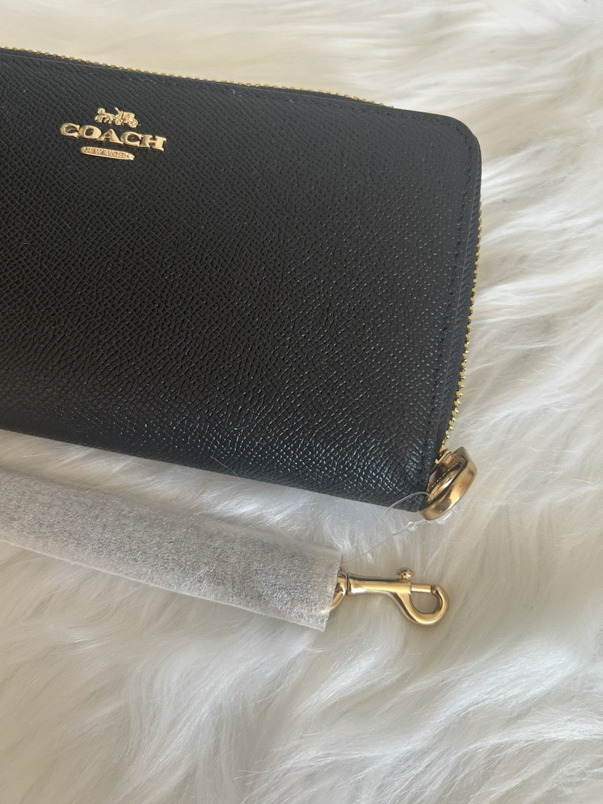 NWOT Coach Long Zip Around Wallet In Gold/Black