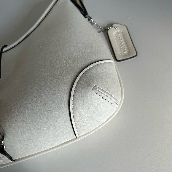 Coach Hamptons Hobo Chalk White Pebbled Leather Shoulder Bag Excellent