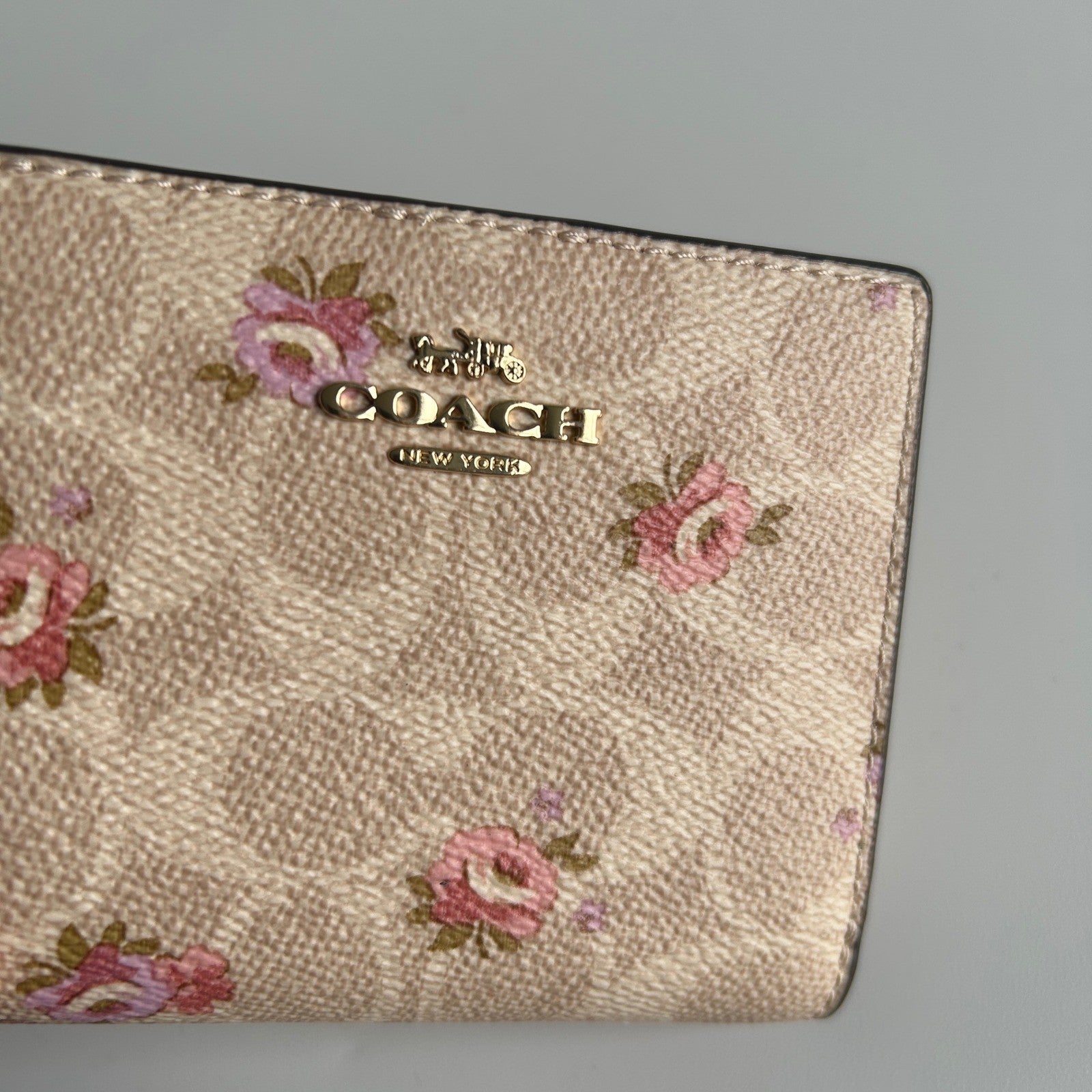 Coach Snap Wallet Chalk Taupe Floral Signature Canvas C8703 Excellent