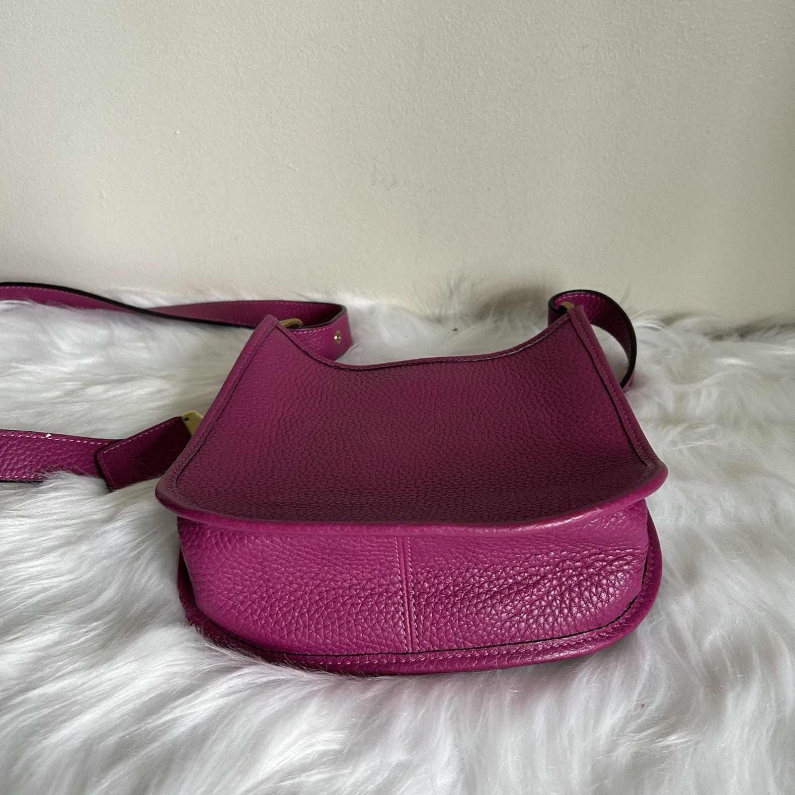Coach Emery Crossbody 21 Hibiscus Pink Pebbled Leather Bag Excellent
