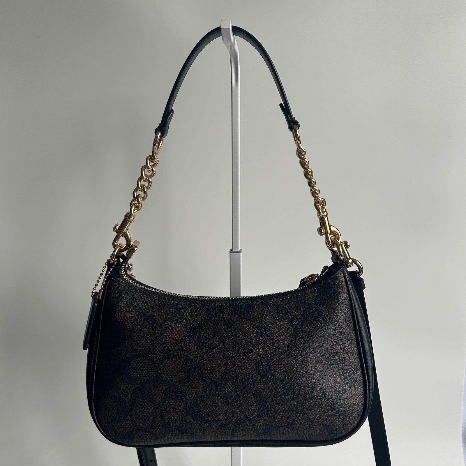 Coach Teri Brown Signature Coated Canvas Leather Shoulder Bag Excellent