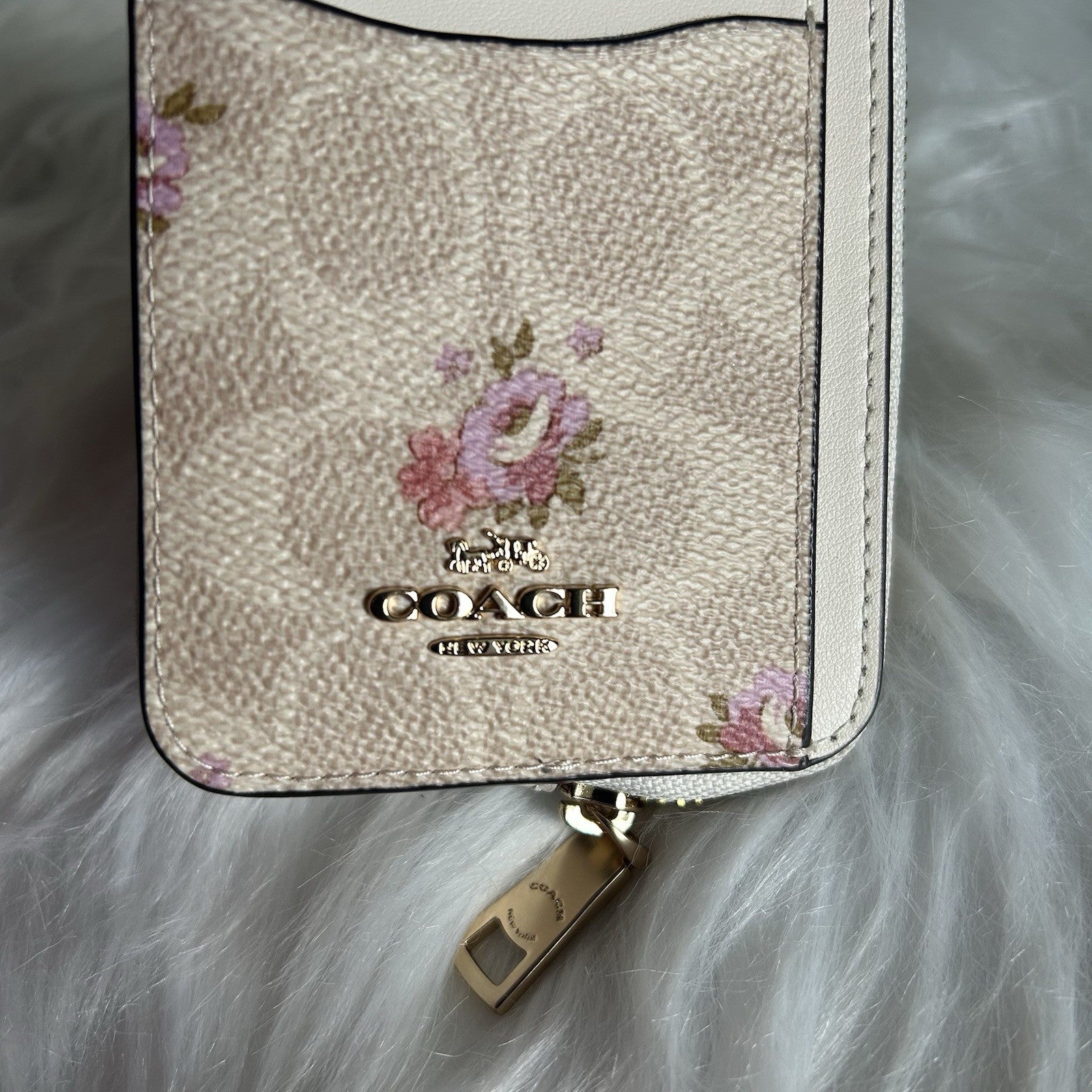 Coach Zip Card Case Signature Canvas Floral Print Chalk White Gold Hardware