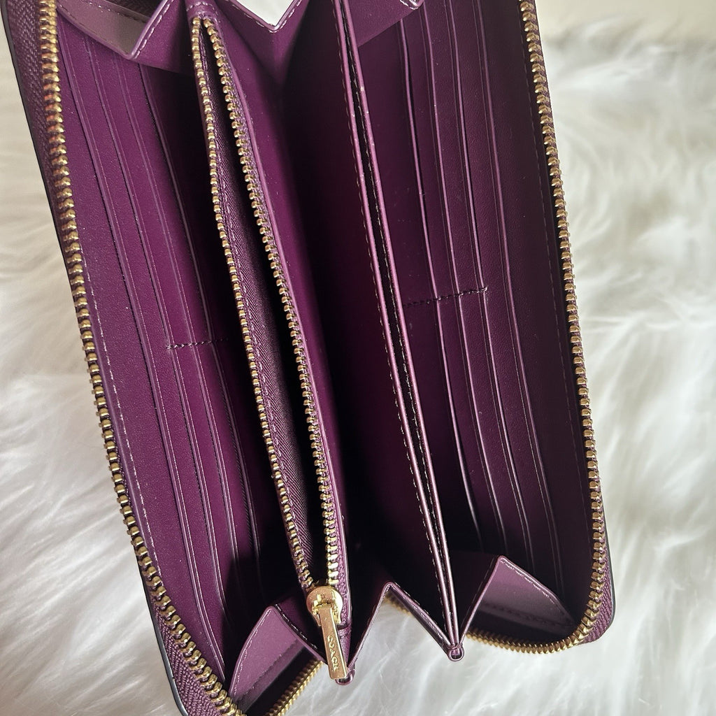 Coach Accordion Zip Wallet Deep Berry Pebbled Leather Excellent