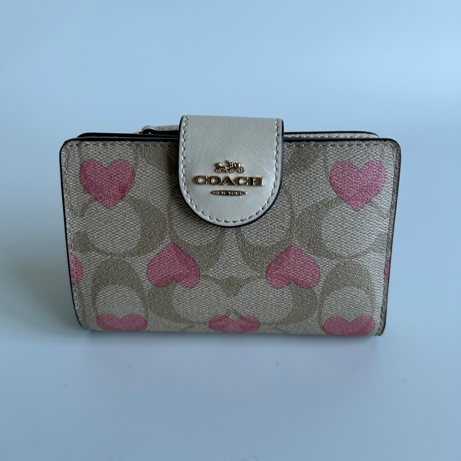 Coach Medium Corner Zip Wallet Khaki Pink Heart Signature Canvas Excellent