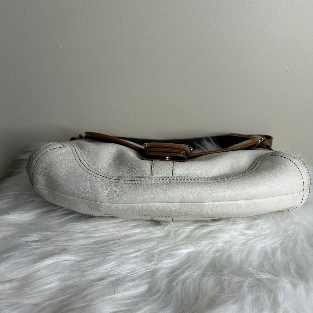 Coach Soho White Pebbled Leather Shoulder Bag Excellent