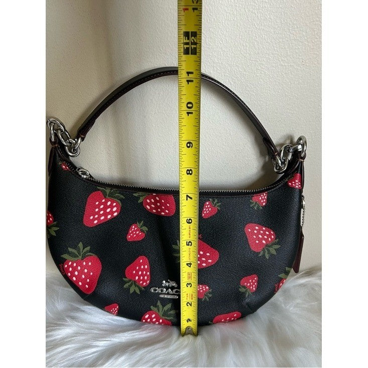 Coach Payton Hobo Black Strawberry Pebbled Leather Shoulder Bag Good