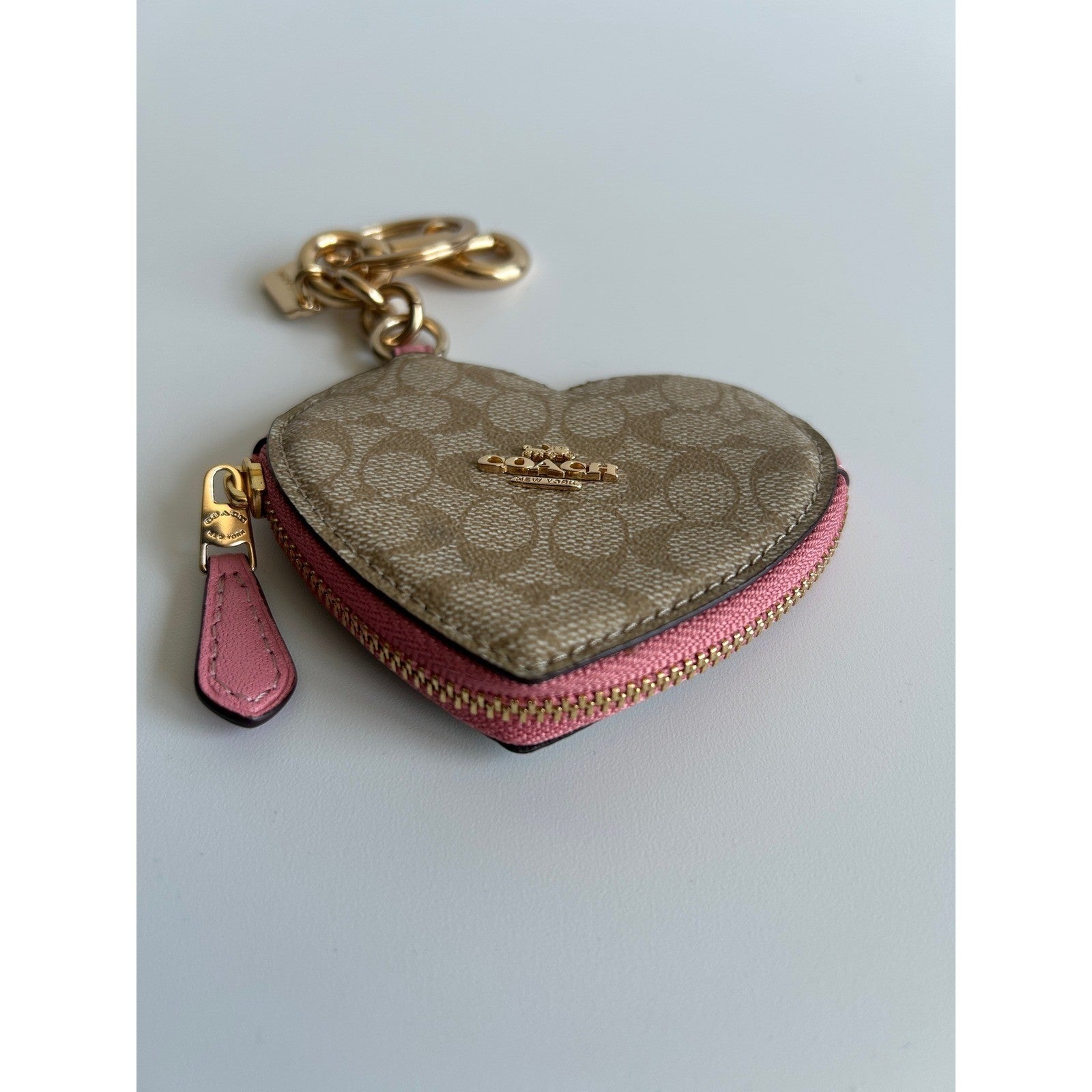 Coach Heart Coin Case Khaki Pink Signature Canvas Leather Bag Charm Excellent