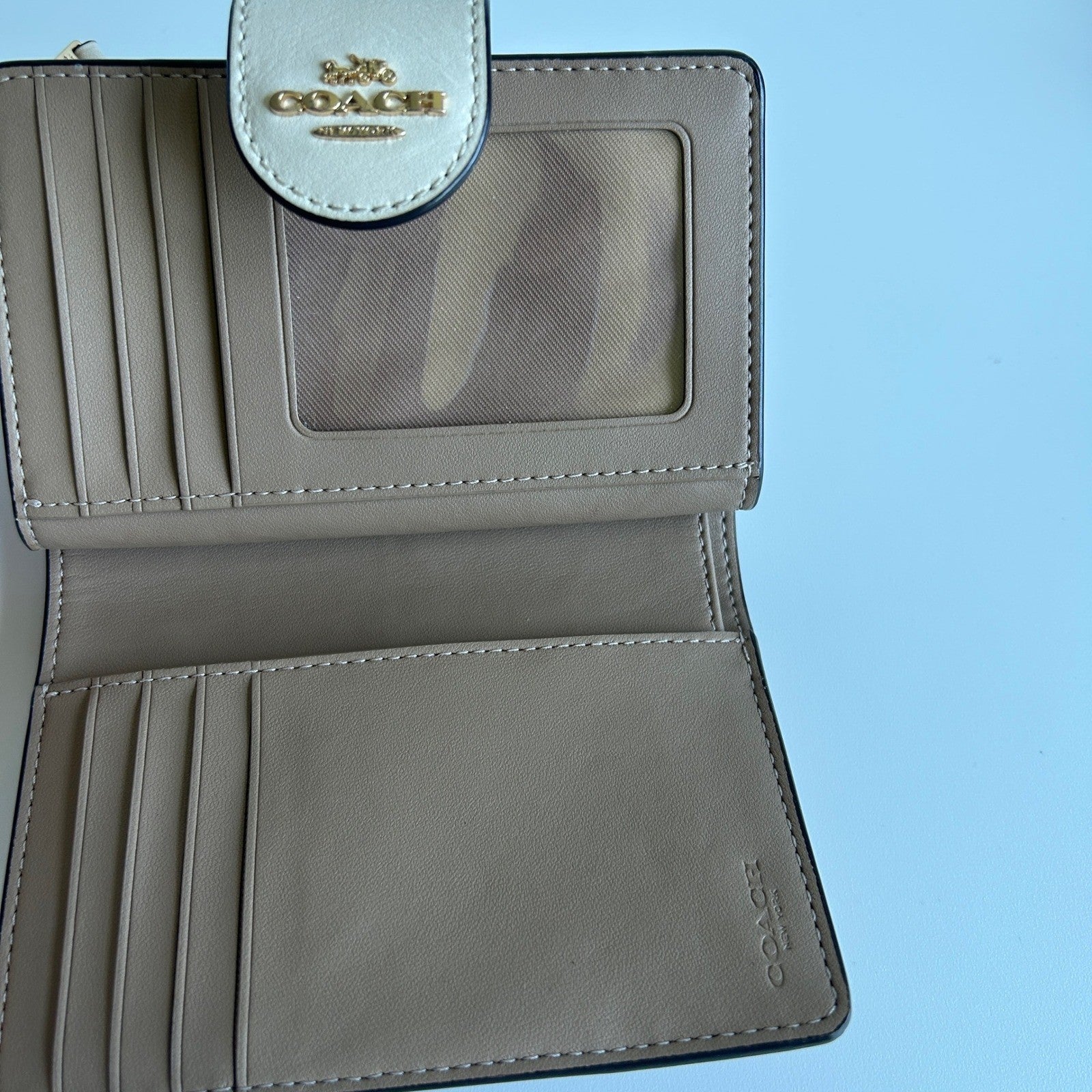 Coach Medium Corner Zip Wallet Khaki Pink Heart Signature Canvas Excellent
