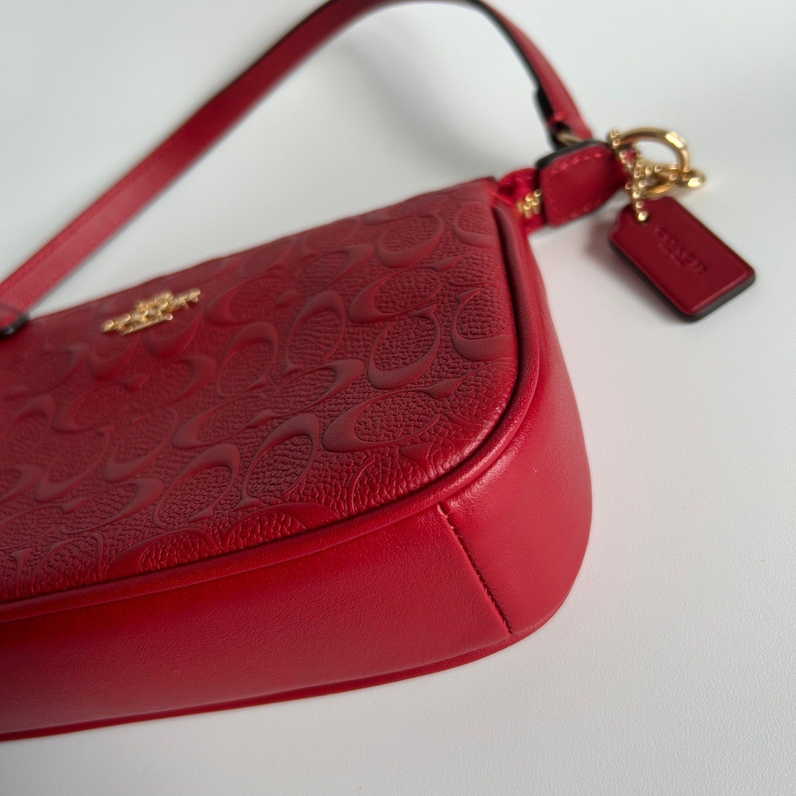 Coach Nolita 19 Red Signature Leather Wristlet Shoulder Bag C7362 Excellent