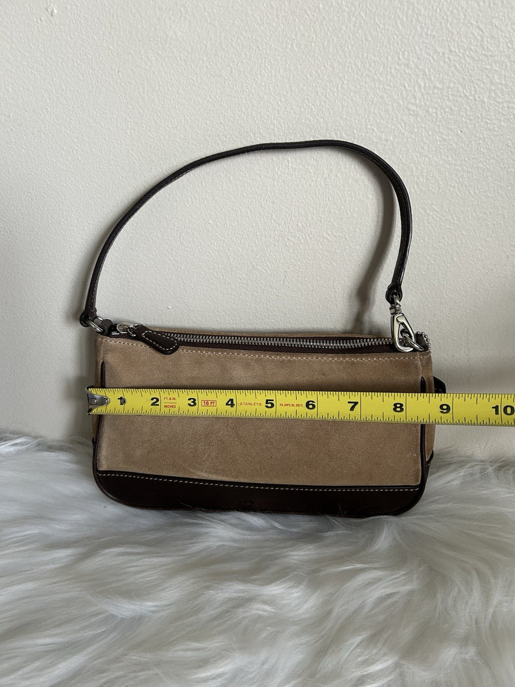 Coach Vintage Hampton Demi 7753 Tan Suede Brown Leather Baguette Bag Good