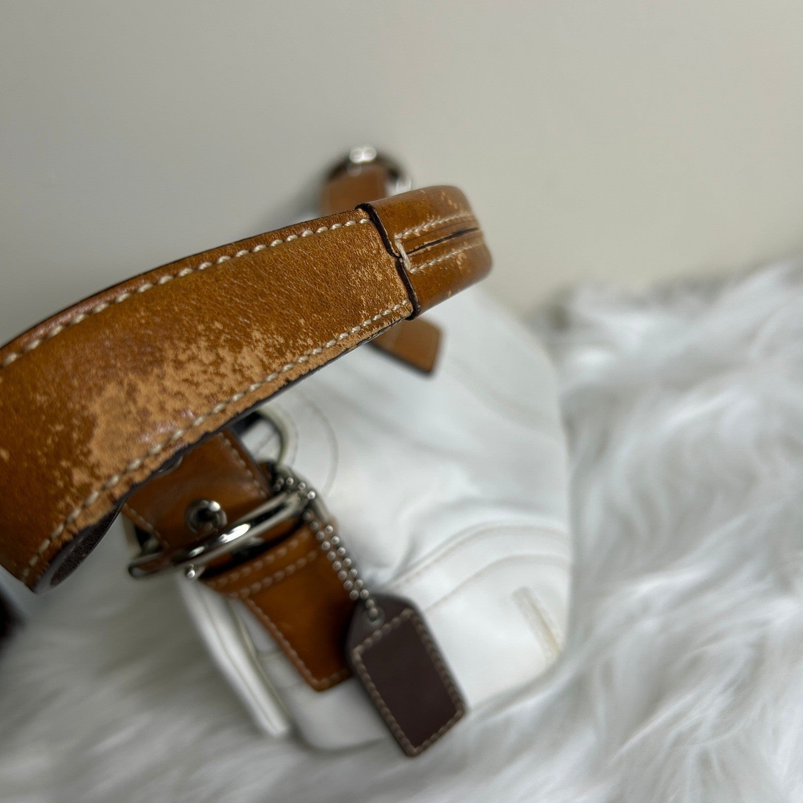 Coach Soho Buckle Flap White Tan Leather Shoulder Bag GOOD