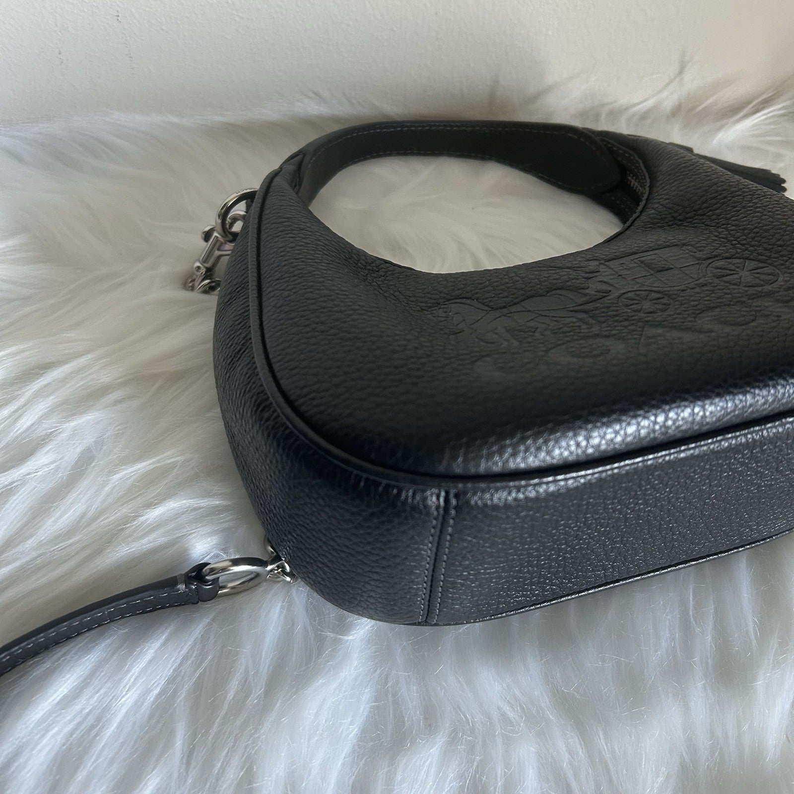 Coach Carmen Black Pebbled Leather Shoulder Bag Excellent