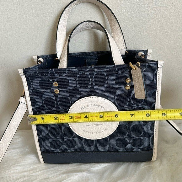 Coach Dempsey 22 Navy Chalk Signature Jacquard Leather Crossbody Bag Excellent