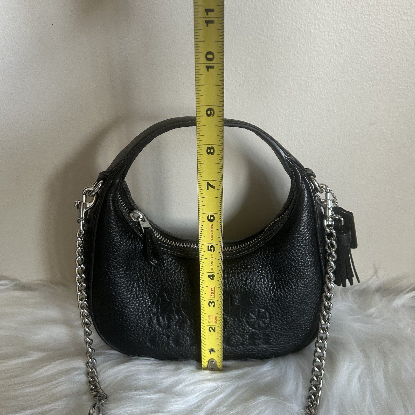 Coach Carmen Black Pebbled Leather Shoulder Bag Excellent