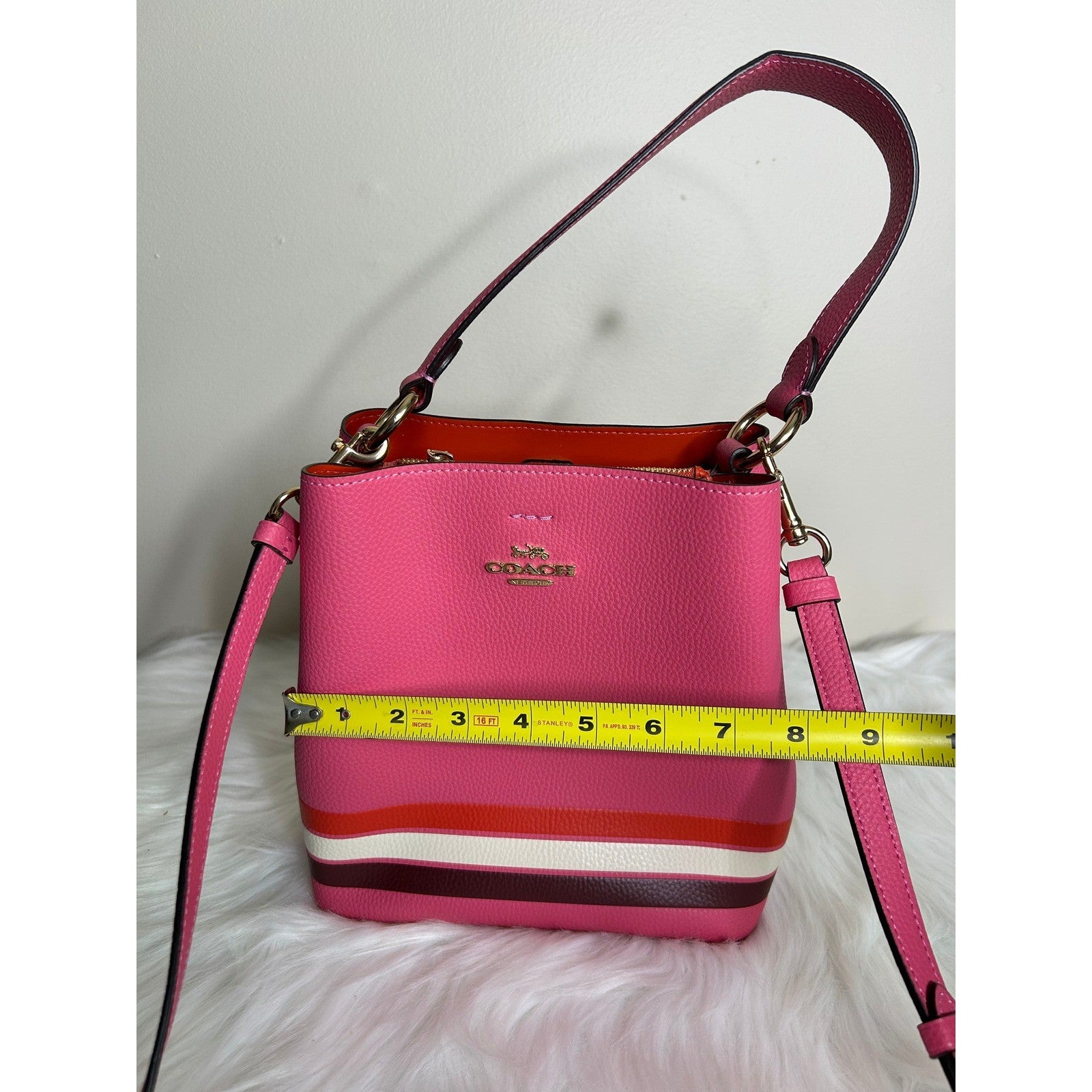 Coach Small Town Bucket Bag Confetti Pink Pebble Leather Shoulder Bag Excellent