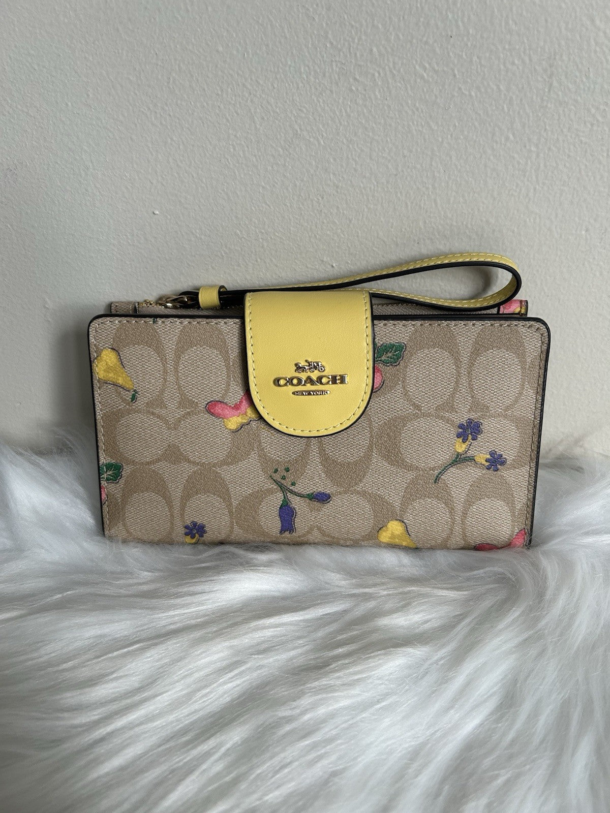 COACH Tech Wallet In Signature Canvas With Dreamy Veggie Print