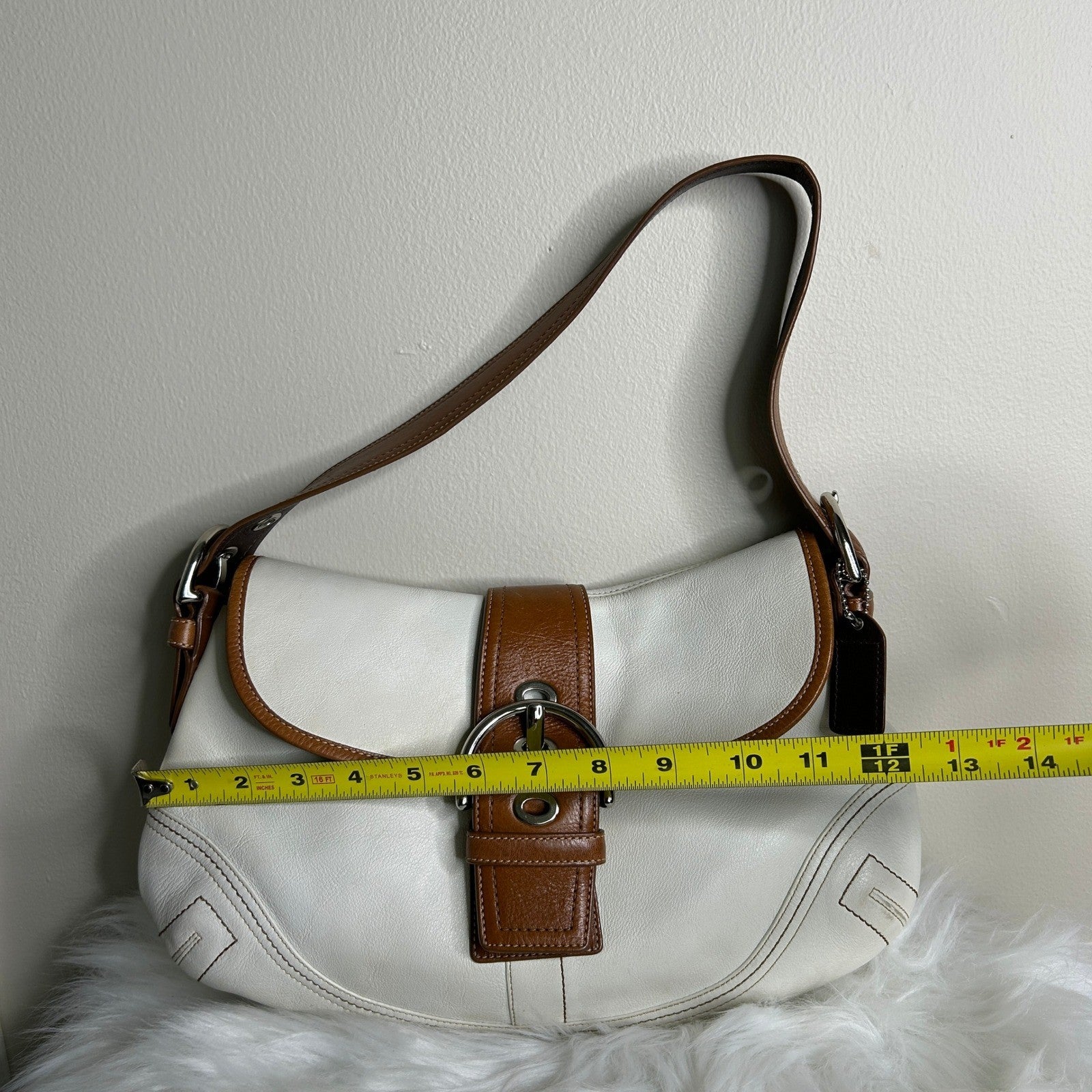 Coach Soho White Pebbled Leather Shoulder Bag Excellent