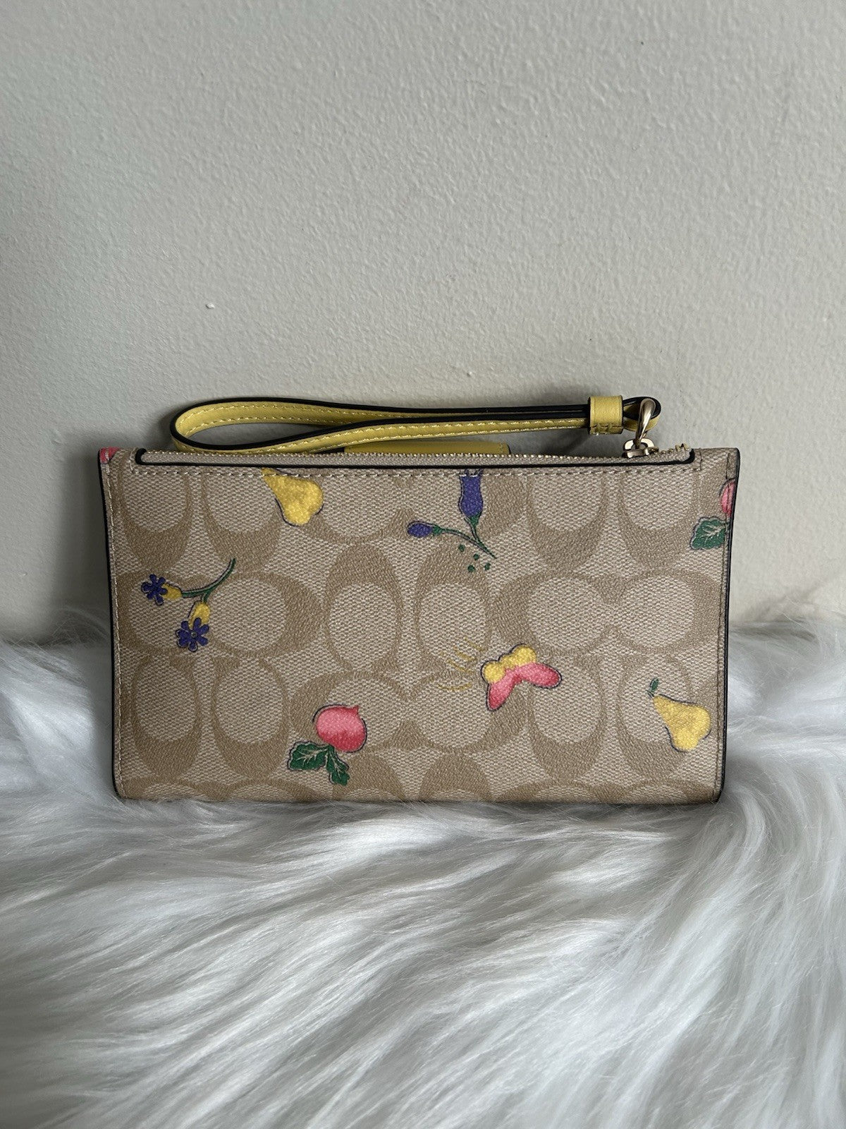 COACH Tech Wallet In Signature Canvas With Dreamy Veggie Print