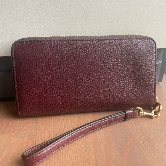 Coach Accordion Zip Cranberry Pebbled Leather Wristlet Wallet Excellent