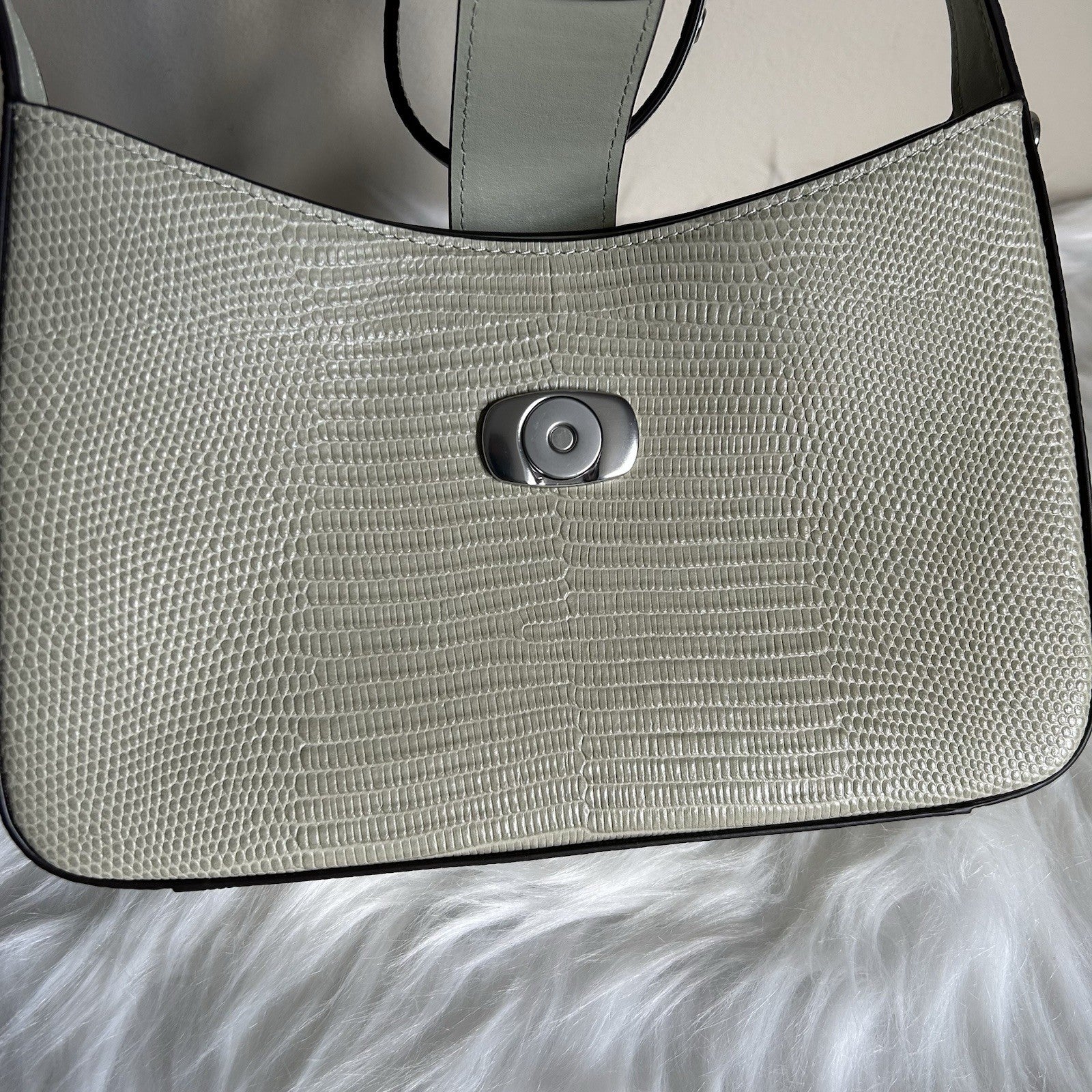 Coach Eliza Light Green Lizard Embossed Leather Shoulder Bag Excellent