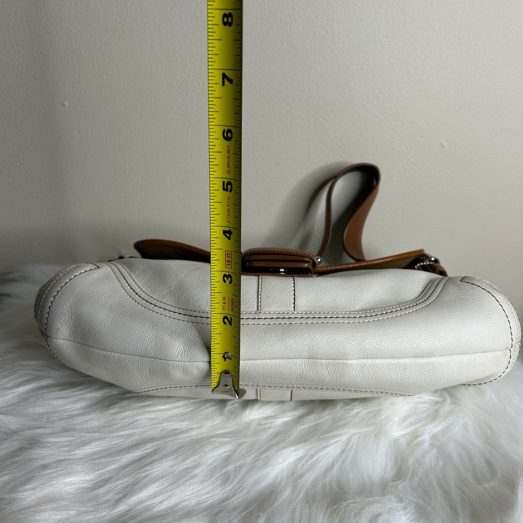 Coach Soho White Pebbled Leather Shoulder Bag Excellent