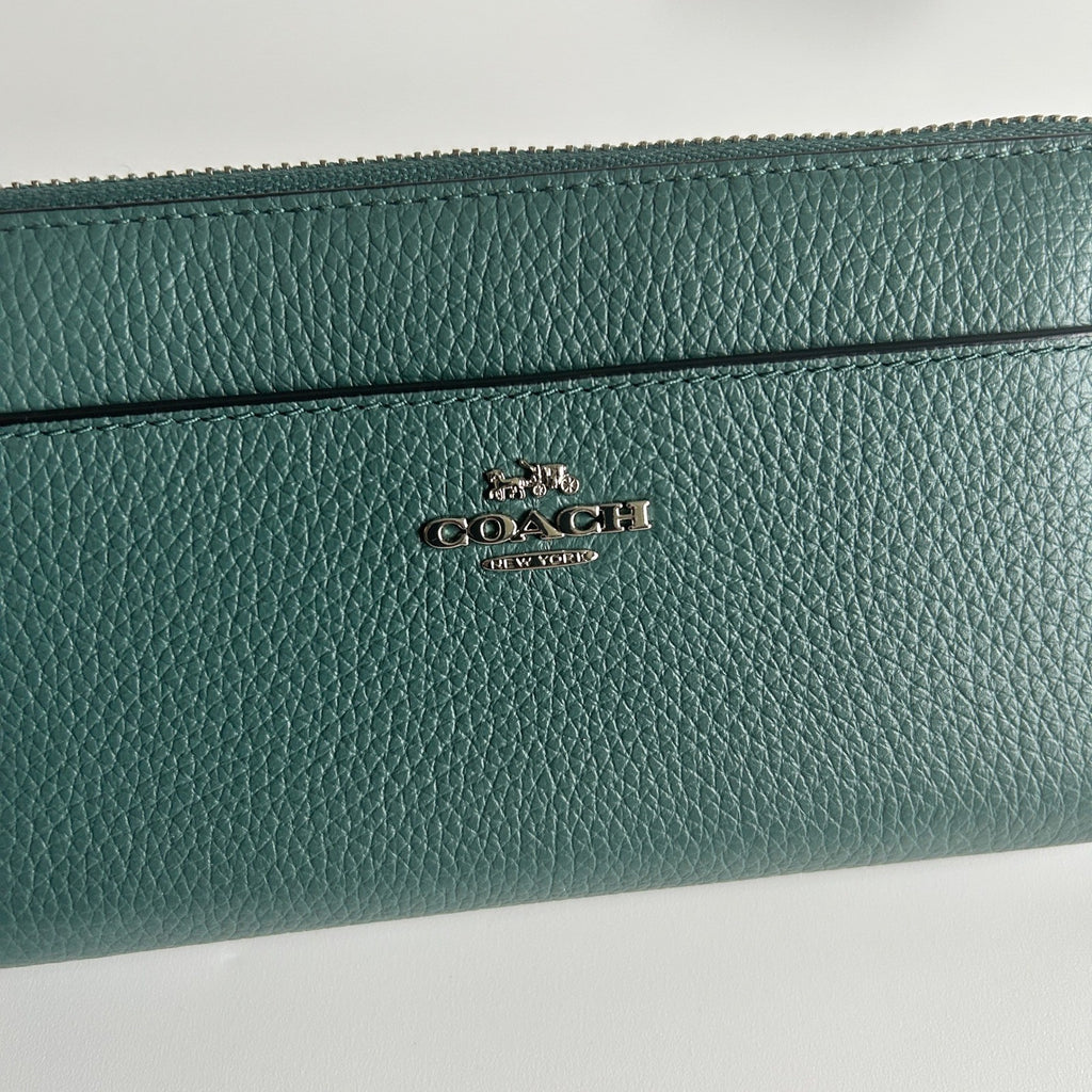 Coach Accordion Zip Green Pebbled Leather Wristlet Wallet Excellent