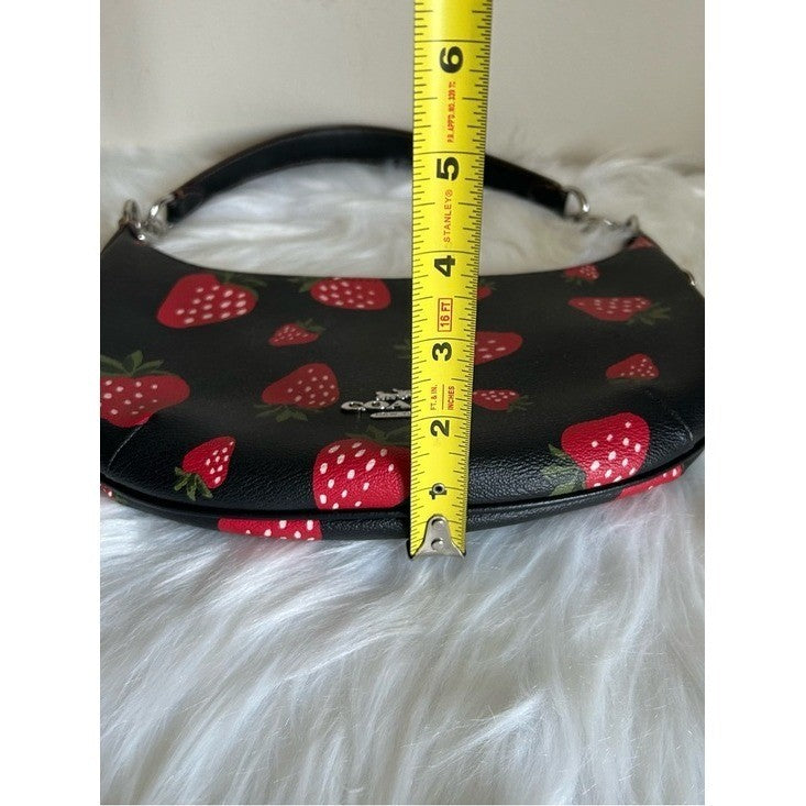 Coach Payton Hobo Black Strawberry Pebbled Leather Shoulder Bag Good