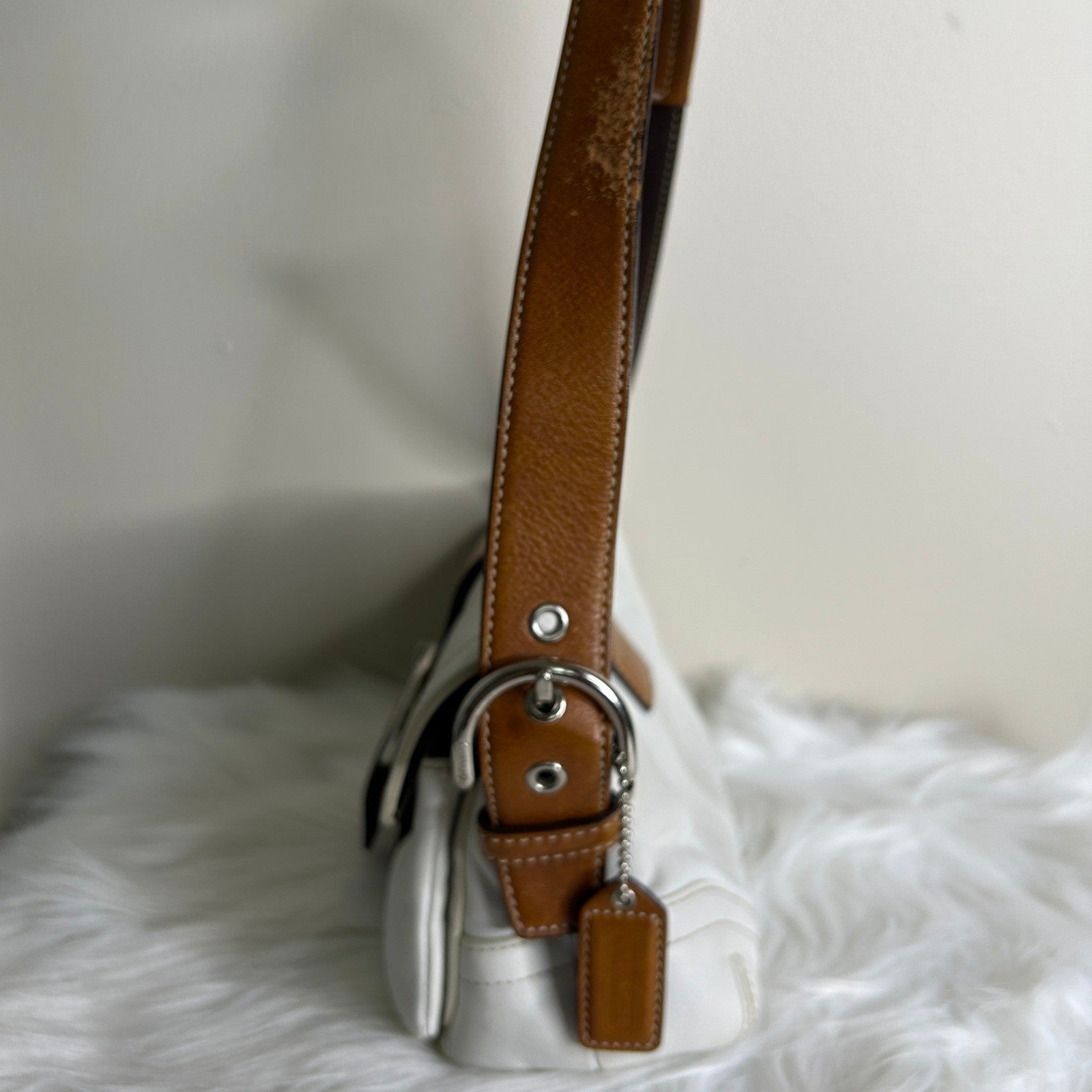Coach Soho Buckle Flap White Tan Leather Shoulder Bag GOOD