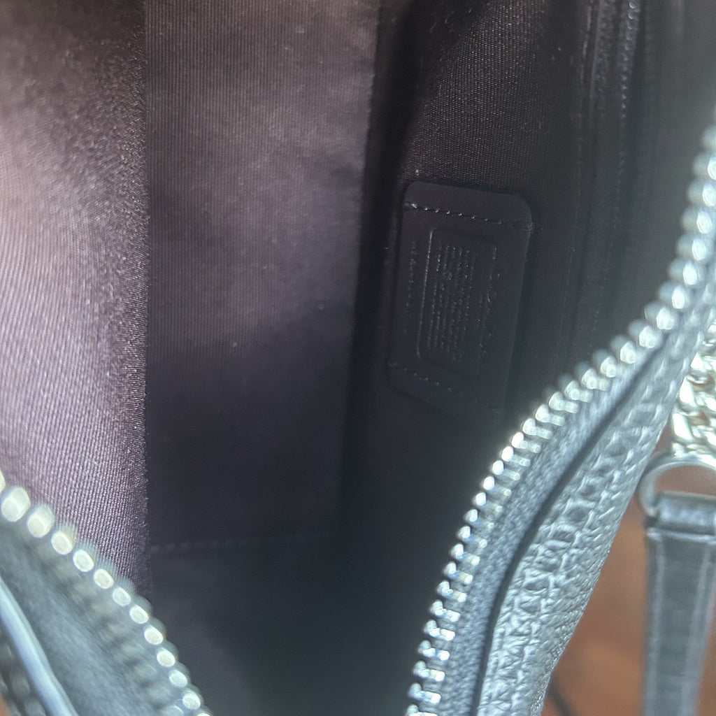 Coach Carmen Black Pebbled Leather Shoulder Bag Excellent