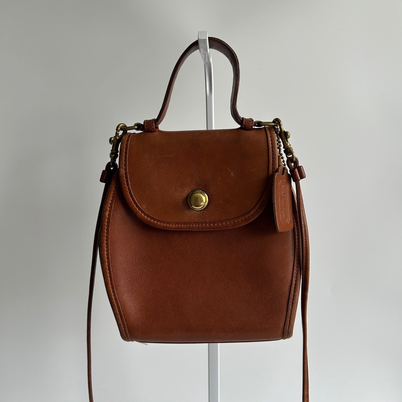 Coach Derby 9904 British Tan Glovetanned Leather Crossbody Bag Good