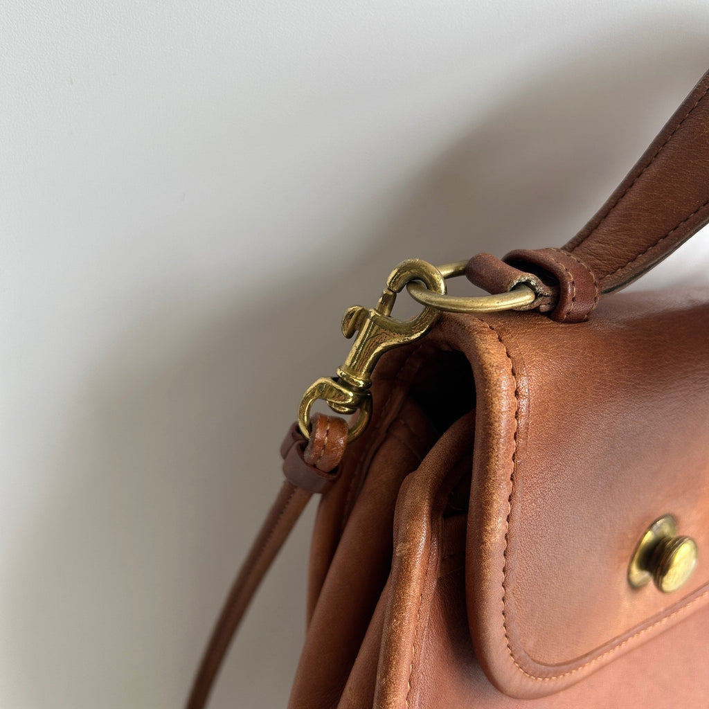 Coach Derby 9904 British Tan Glovetanned Leather Crossbody Bag Good