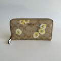 Coach Accordion Zip Wallet Khaki Daisy Signature Canvas Excellent