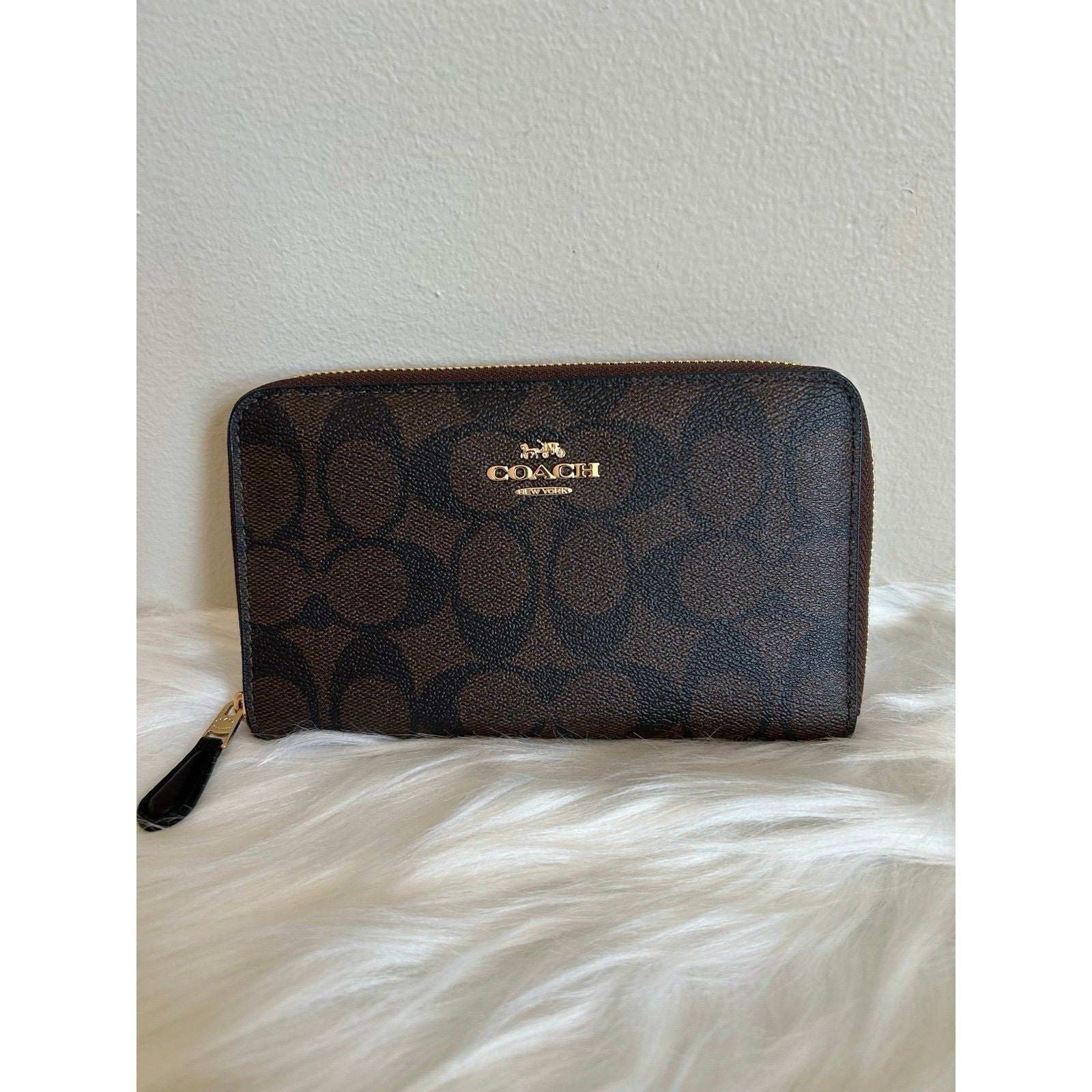 Coach Accordion Medium Zip Wallet Signature Canvas Brown Black Monogram F54630