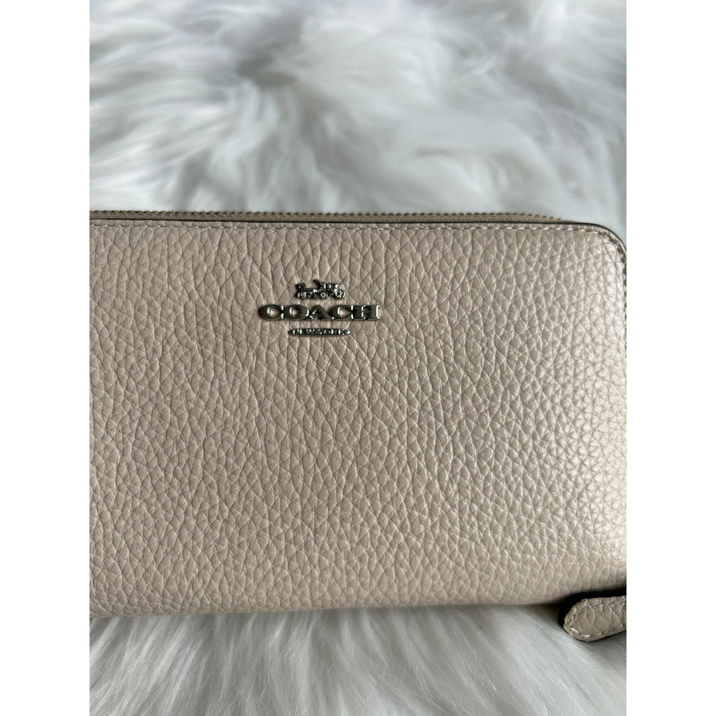 Coach Medium Zip Around Taupe Pebbled Leather Wallet Excellent