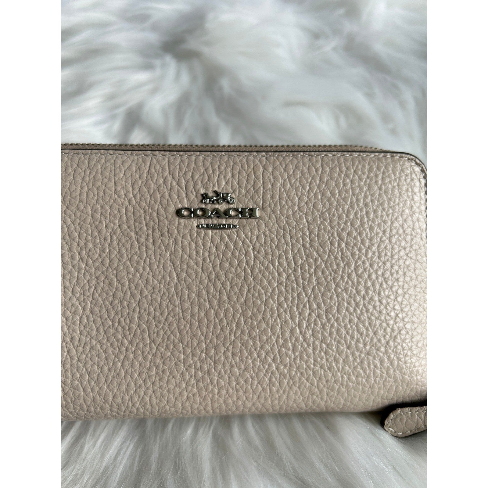 Coach Medium Zip Around Taupe Pebbled Leather Wallet Excellent