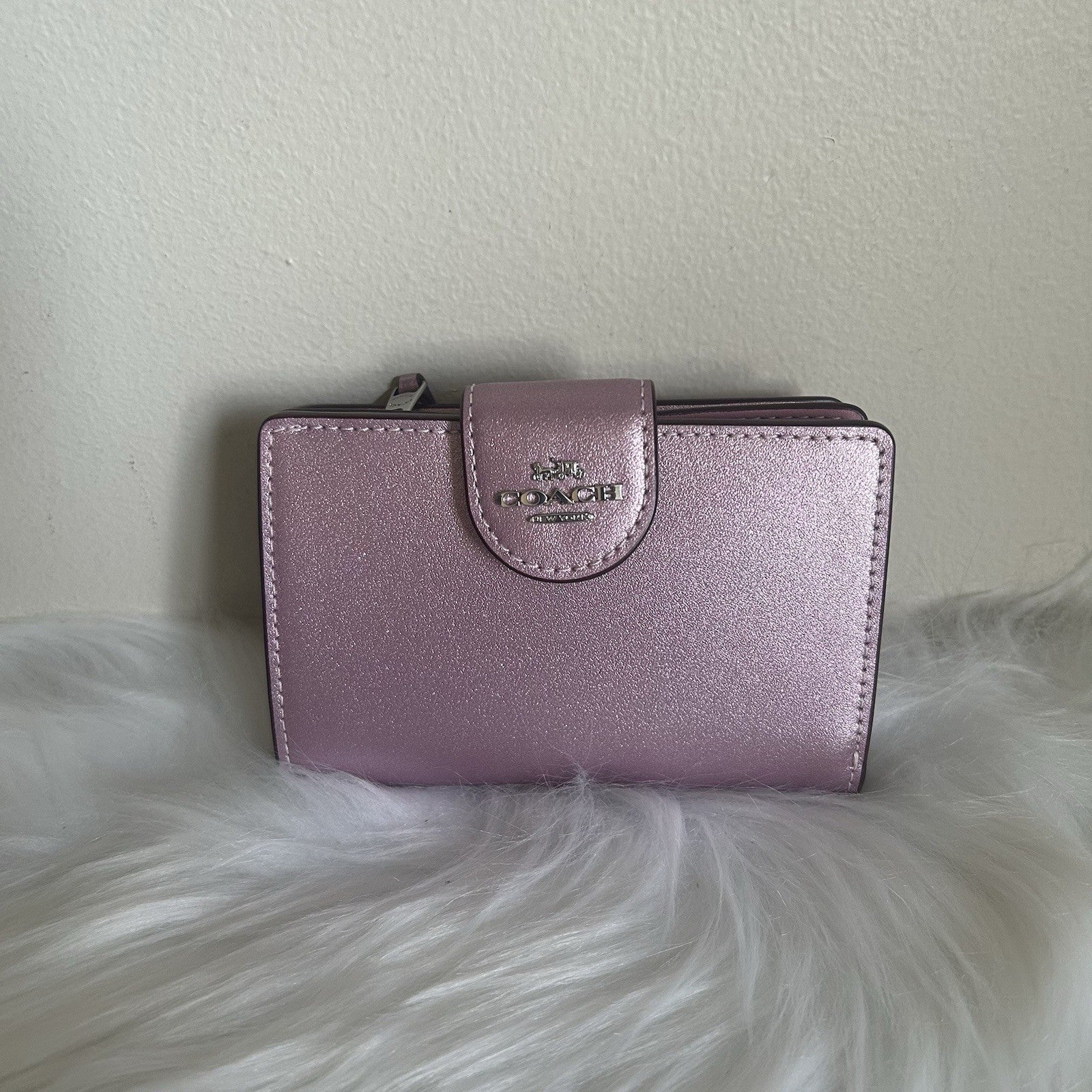 Coach Medium Corner Zip Metallic Pink Pearlized Leather Wallet CW528 NEW