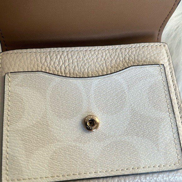 Coach Georgie Small Wallet Chalk White Pebble Leather Signature Canvas 6654