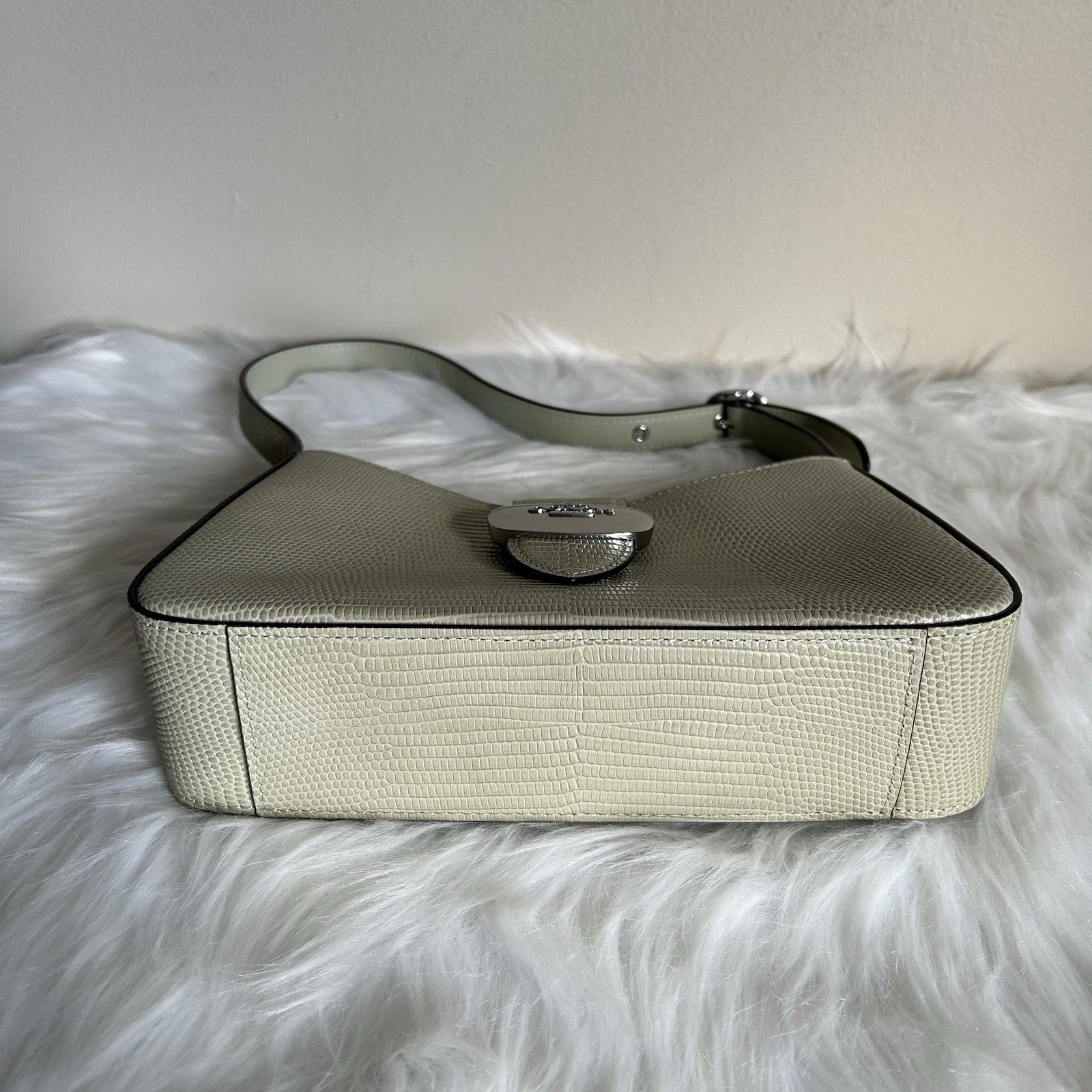 Coach Eliza Light Green Lizard Embossed Leather Shoulder Bag Excellent