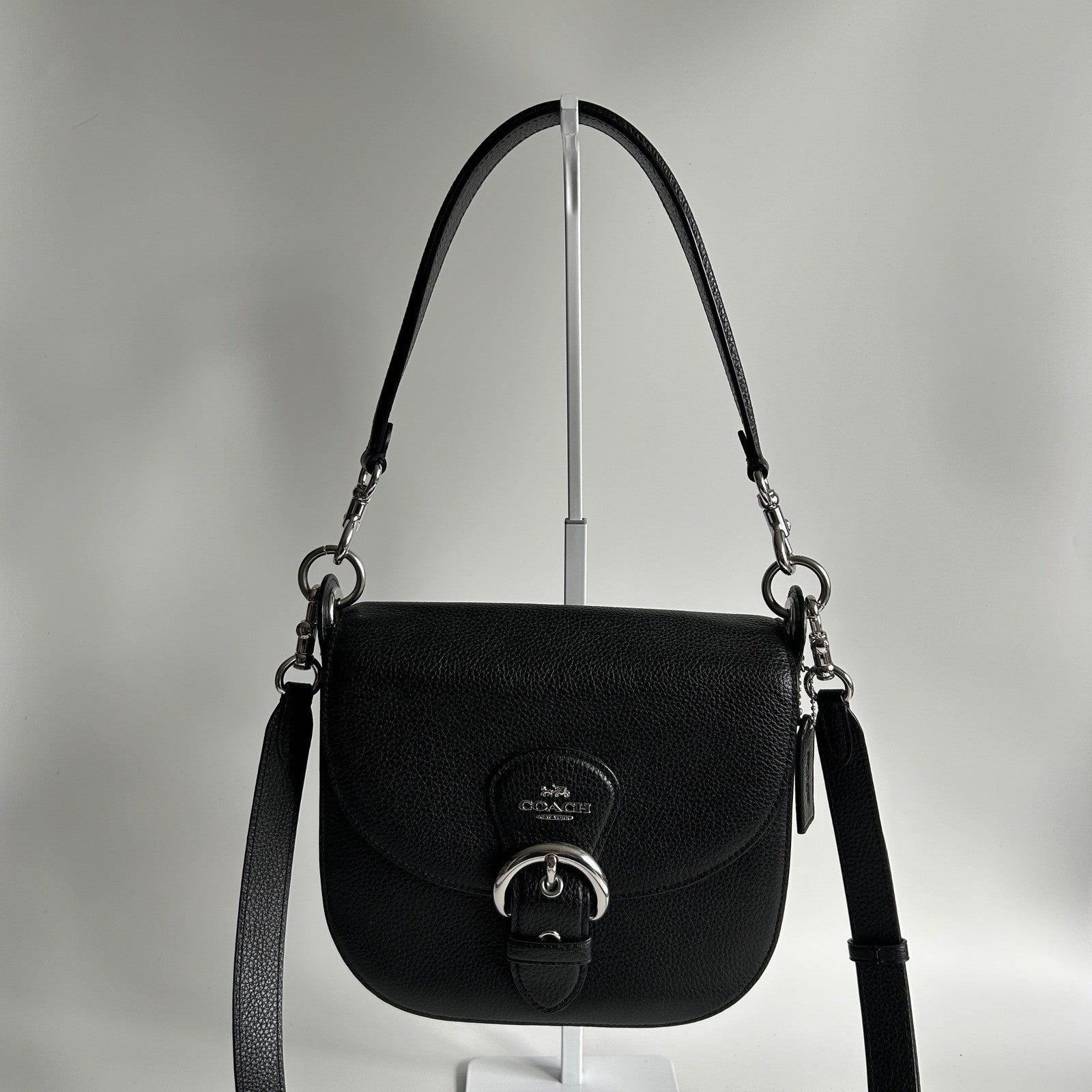 Coach Kleo Shoulder Bag 23 Black Pebbled Leather C5686 Excellent