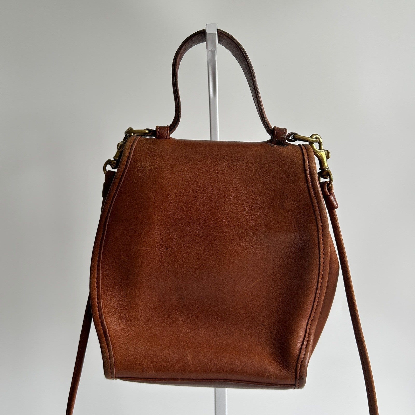 Coach Derby 9904 British Tan Glovetanned Leather Crossbody Bag Good